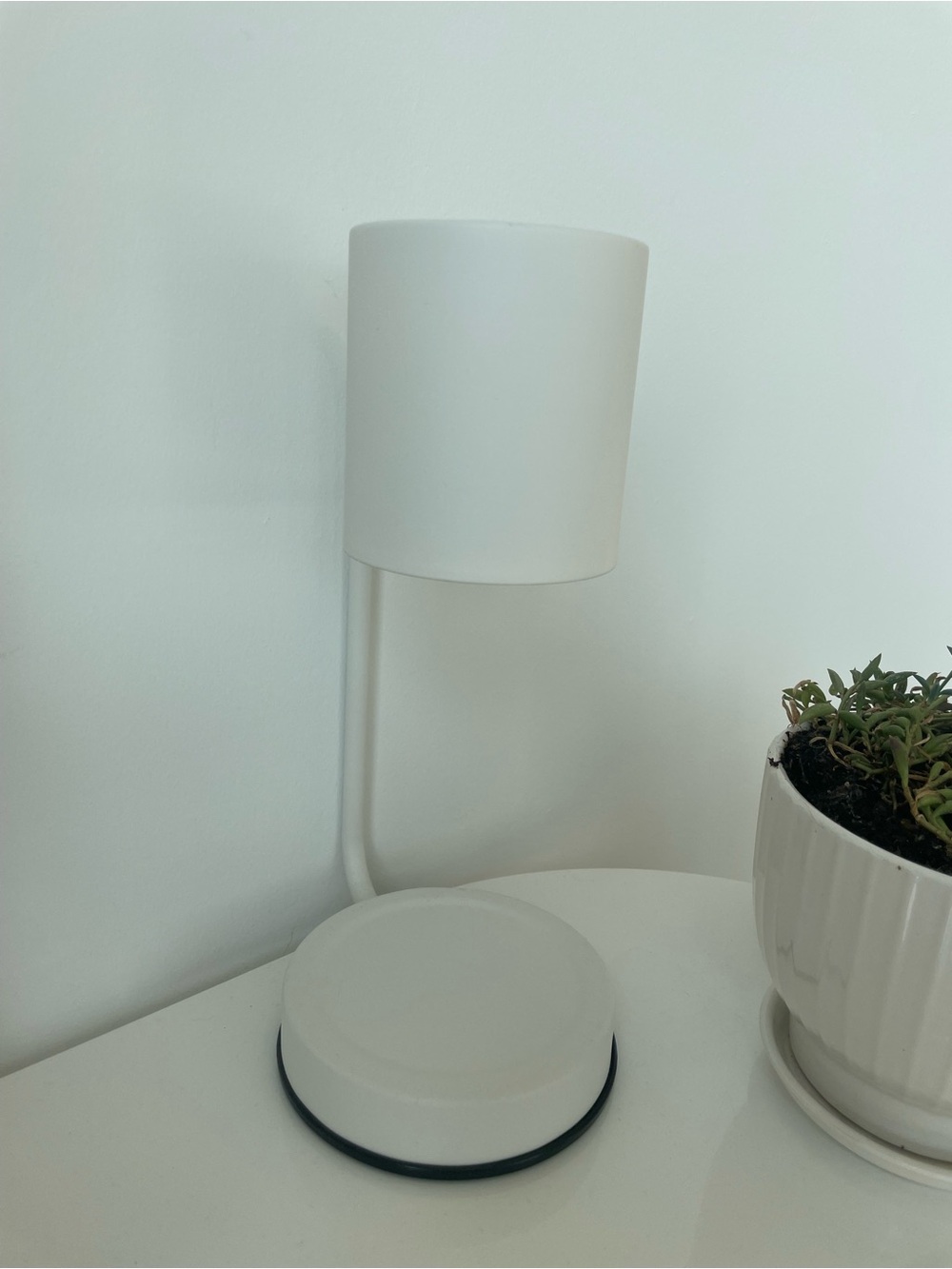 • Sleek White Candle Warmer
